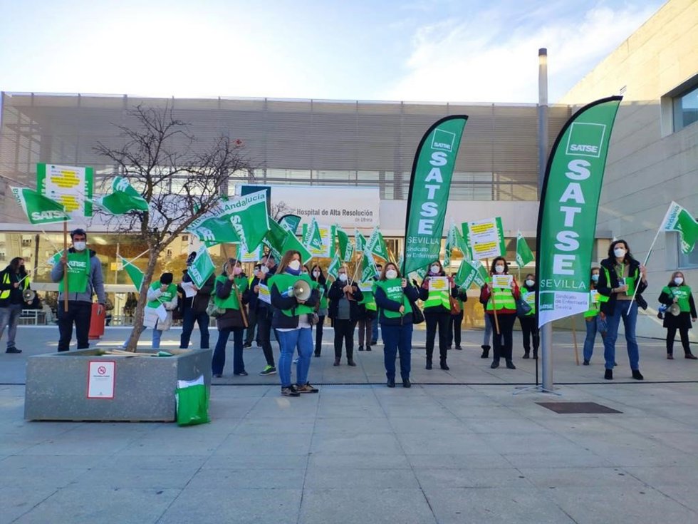 Concentración de Satse ante la sede de la Agencia Pública Sanitaria Bajo Guadalquivir