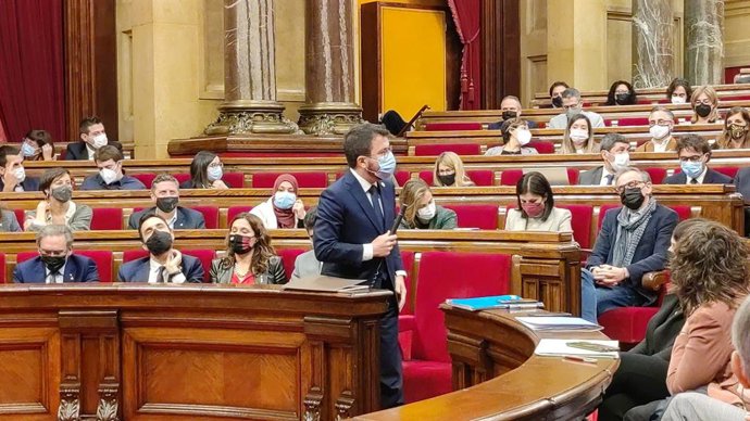 El president de la Generalitat, Pere Aragons, en la sessió de control al Govern del ple del Parlament