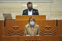 PP critica que la "responsabilidad" recaiga en los extremeños, Cs que se vacune en colegios y Unidas la falta de medios