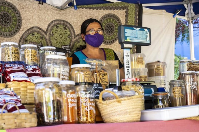 Archivo - Productos artesanos que se mostrarán en el III Día de la Artesanía Alimentaria de Extremadura, que se celebra este sábado en la Plaza Mayor de Cáceres
