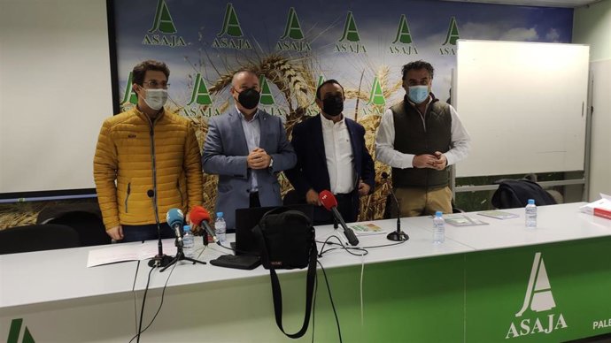 ASAJA realiza un balance del año agrícola y ganadero.