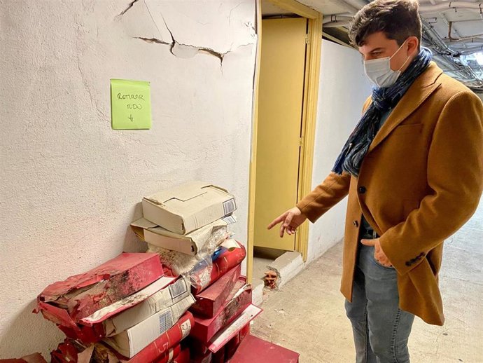 El portavoz socialista en los sótanos del Ayuntamiento de Santander