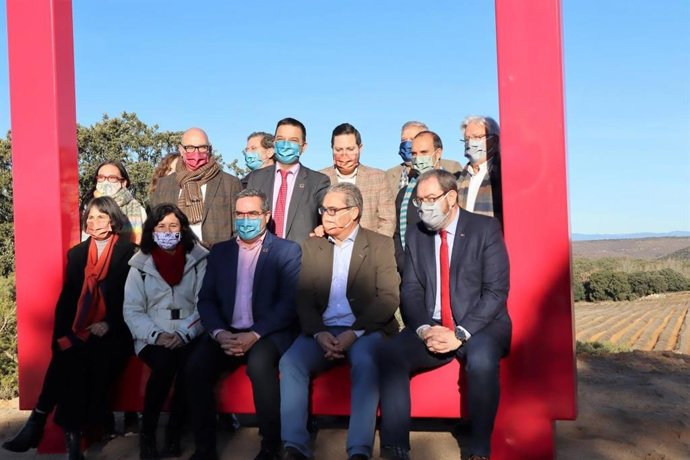 El consejero de Agricultura, Agua y Desarrollo Rural inaugura el marco del ODS número 8, Trabajo Decente y Crecimiento Económico, que se ubicará en Brihuega.