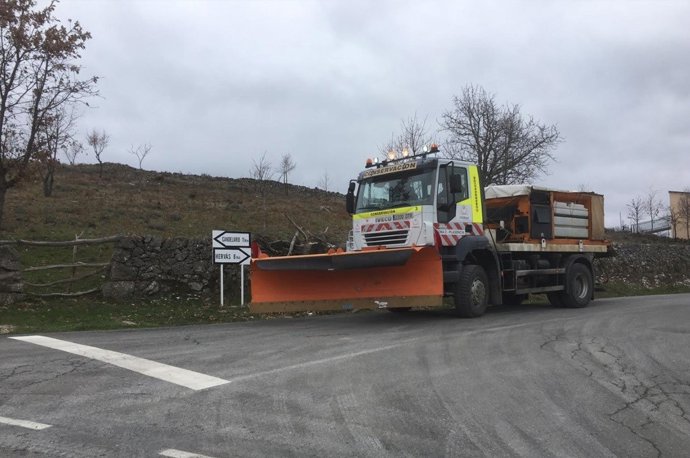 Entra en vigor el nuevo contrato de servicios para la conservación de la red viaria de la Diputación de Cáceres