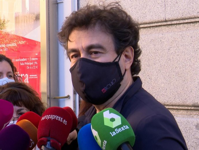 Pepe Rodríguez en el tanatorio de Verónica Forqué