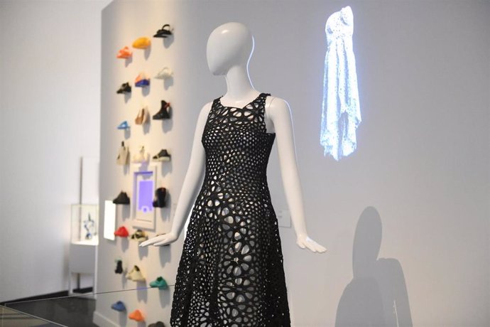 El vestido "kinematics de Nervous Systemspiezas", una pieza icónica que llega por primera vez a España en el marco de una exposición de CaixaForum Zaragoza