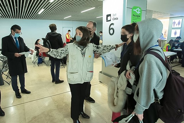 Refugiados llegan al aeropuerto de Adolfo Suárez Madrid-Barajas