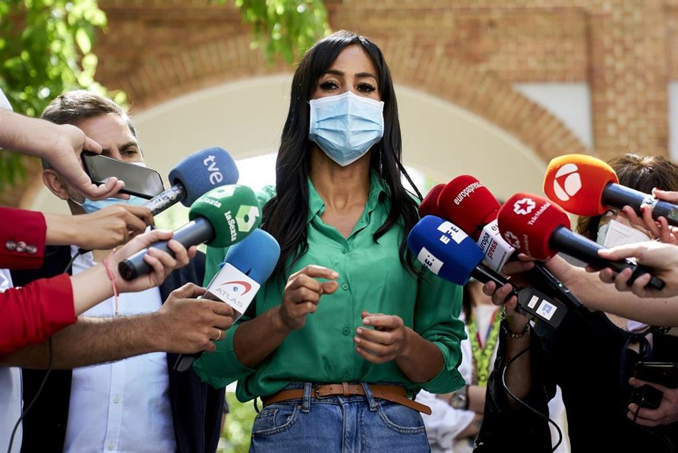 Archivo - La vicealcaldesa de Madrid, Begoña Villacís ofrece declaraciones a los medios durante su visita al Centro de Acogida Municipal Para Personas Sin Hogar San Isidro, a 20 de mayo de 2021, en Madrid (España). La visita coincide con el inicio de la