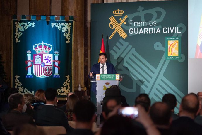 El periodista Luis Carrasco, de la agencia de noticias Europa Press, interviene tras recibir el Premio Periodístico Guardia Civil 2020"