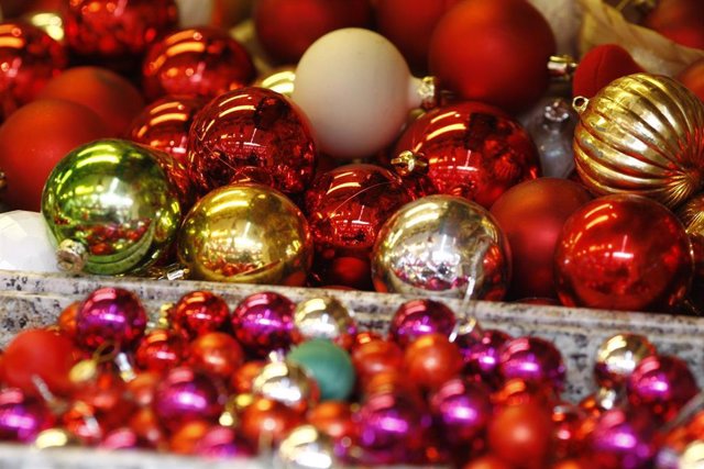 Archivo - Navidad, navidades, adorno, adornos, guirnalda, guirnaldas, compras