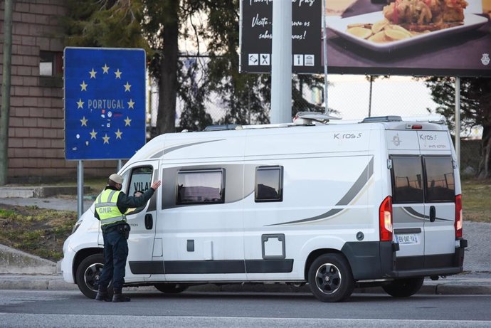 Control en Fuentes de Onoro, en la frontera con Portugal