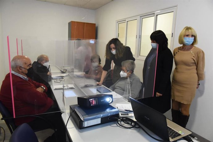 Visita de la Diputación a la Asociación Párkinson