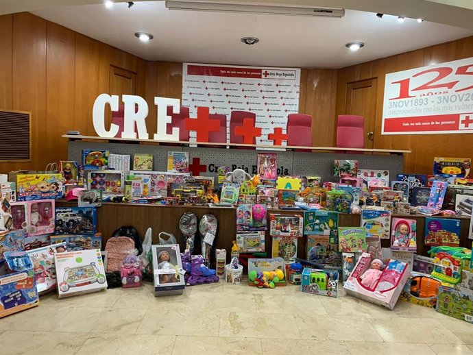 Archivo - Juguetes recogidos por la campaña 'Huelva es solidaria' la pasada Navidad.