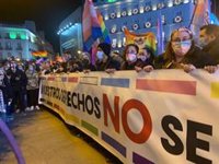 Grupos de izquierda exigen que no se haga "retroceder" a Madrid en derechos LGTBI y critican que PP se "ponga de perfil"
