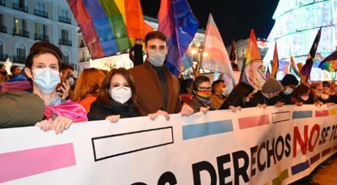 Adriana Lastra y Víctor Gutiérrez en la concentración de Madrid