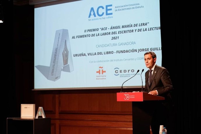 Íscar, Durante Su Intervención.