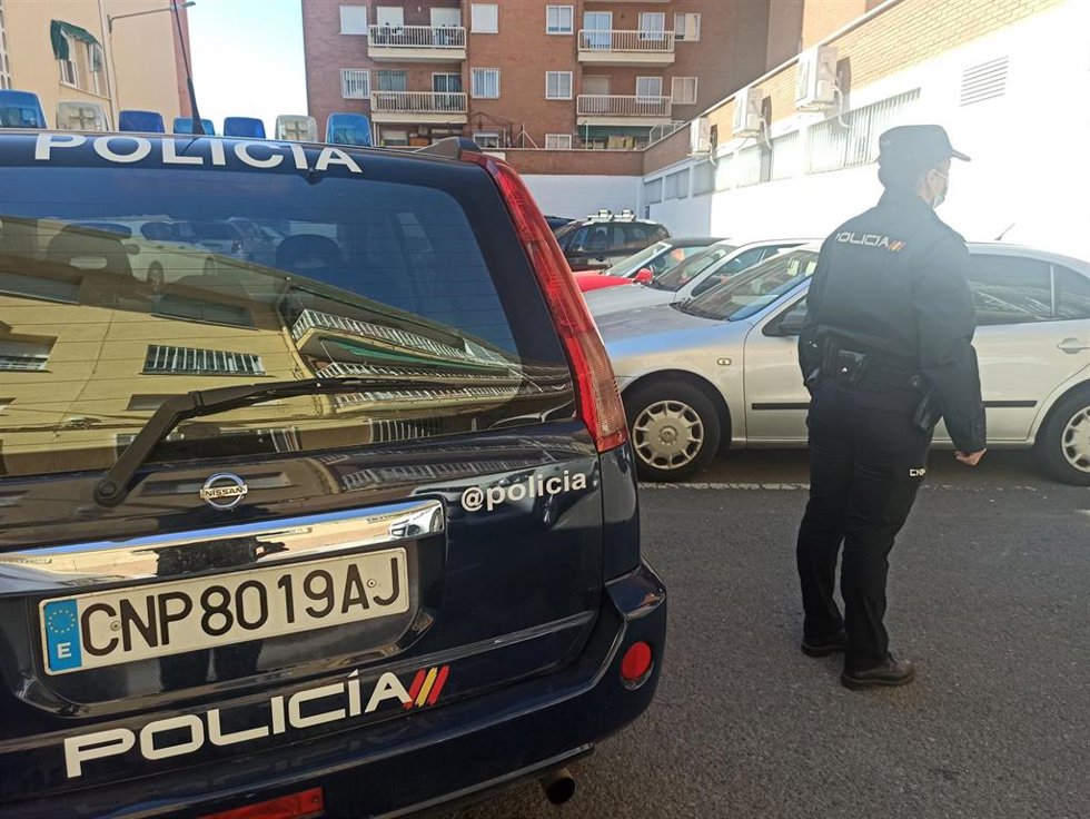 Archivo - Coches de policía nacional