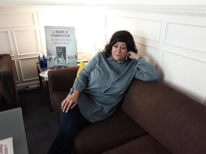 Archivo - La escritora Almudena Grandes.