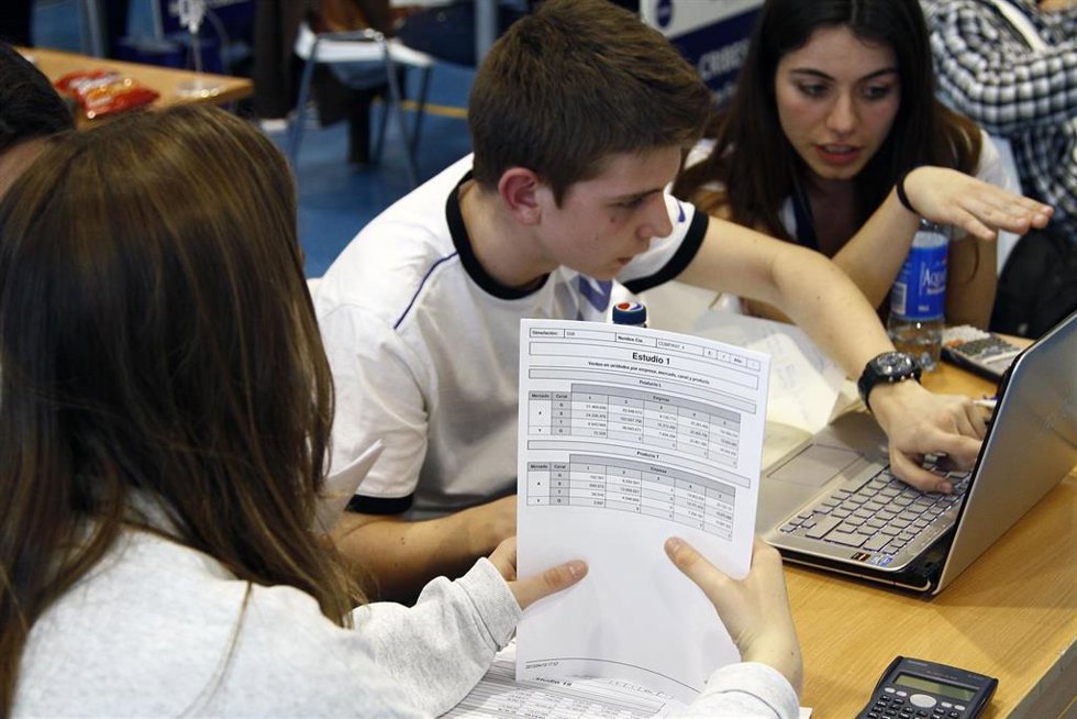 Archivo - Más de 500 jóvenes castellanomanchegos competirán por ser los mejores empresarios de España en el Young Business Talents