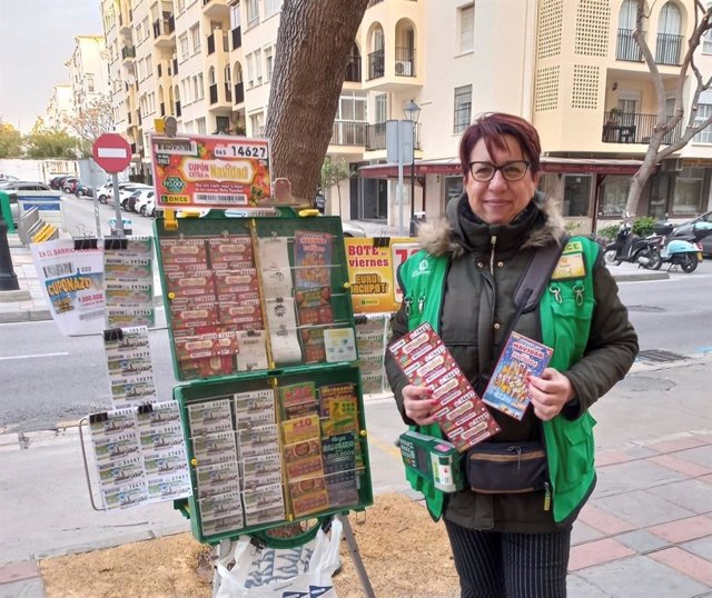 Vendedora de la ONCE que ha repartido la suerte en Fuengirola