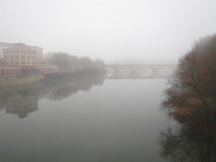 Archivo - Niebla En Logroño