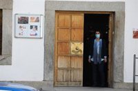 La alcaldesa censura el "bochornoso espectáculo" en el Pleno por aplausos de familiares a ediles detenidos