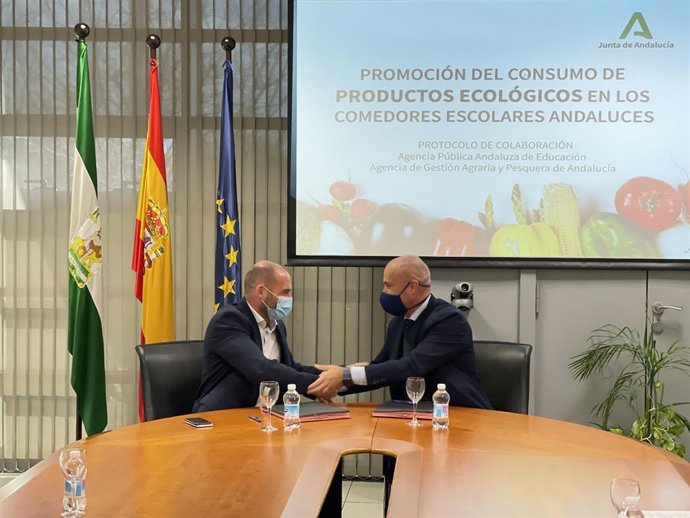 Los comedores escolares andaluces servirán este curso casi cuatro millones de kilos de productos ecológicos