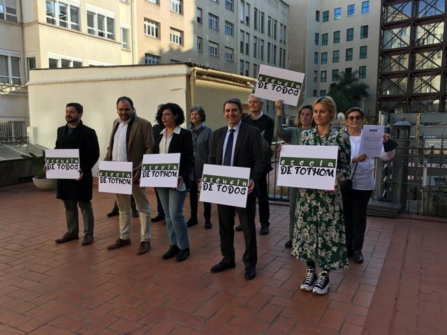 Entitats favorables al bilingüisme presenten la plataforma Escuela de todos