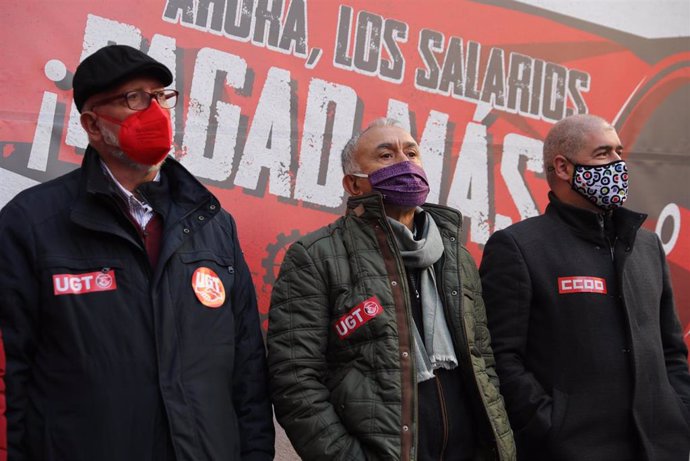 El secretario general de UGT, Pepe Álvare y el secretario general de CCOO, Unai Sordo, en la manifestación de este jueves.