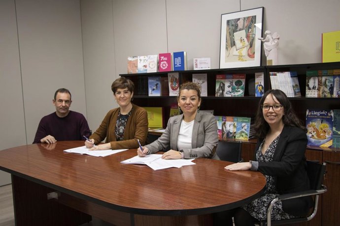 La Fundació Bromeray el Colegio Oficial de Bibliotecarios firman un convenio de colaboración