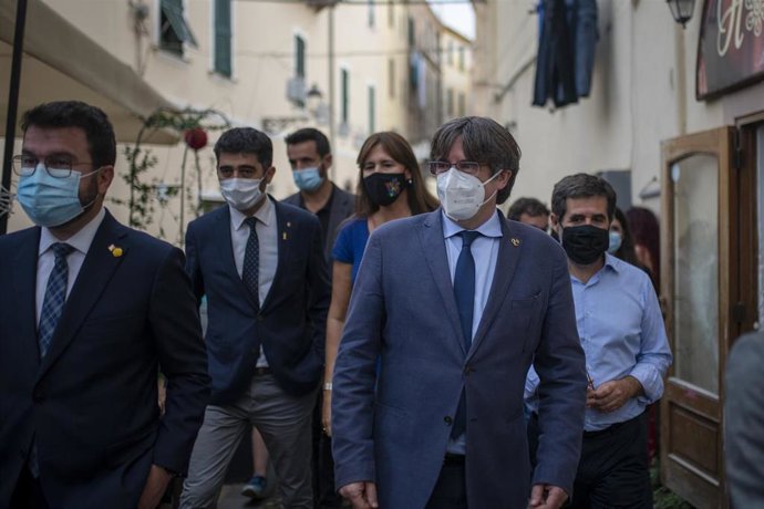 Archivo - El expresidente de la Generalitat Carles Puigdemont, el vicepresidente, Jordi Puigneró; el presidente de la Generalitat, Pere Aragons; la presidenta del Parlament, Laura Borrs y el número dos de JxCat, Jordi Snchez, a 25 de septiembre de 20