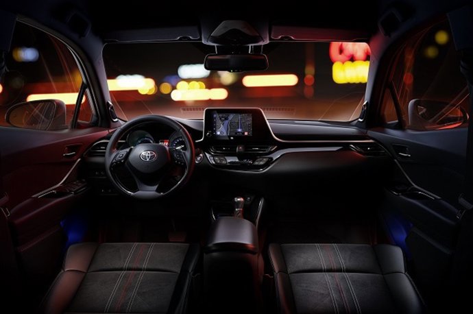 Toyota C-HR Electric Hybrid 2022 presenta novedades multimedia y de equipamiento