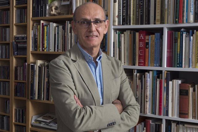 Archivo - José María Martínez Selva, catedrático de la UMU, expone en su nuevo libro las formas de afrontar la incertidumbre