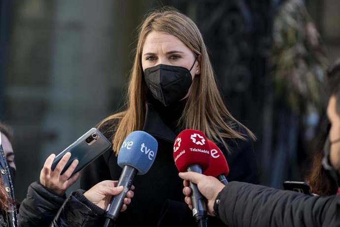 La portavoz del PSOE en el Ayuntamiento, Mar Espinar, ofrece declaraciones a los medios 