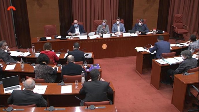 Momento de la Comissión de Economía y Hacienda del Parlament.