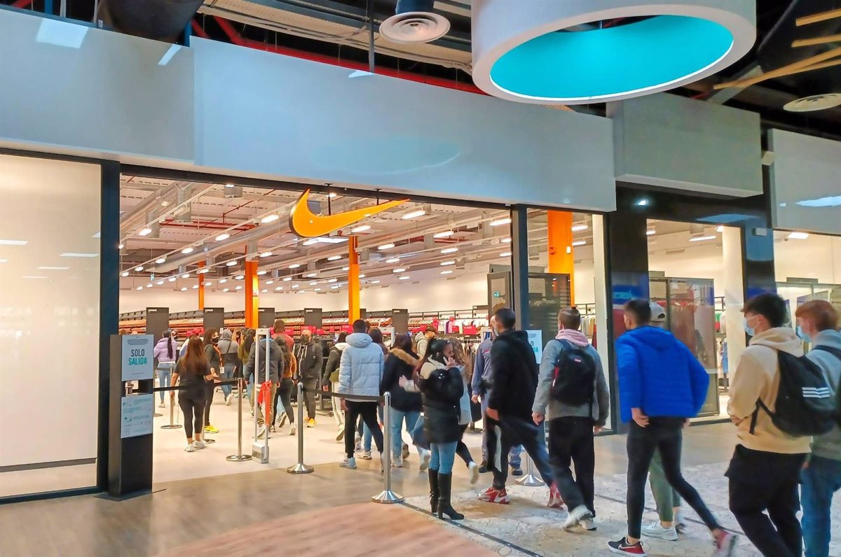 The Outlet Alicante reabre tienda Nike Clearance única en España