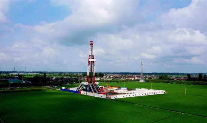 Major Strategic Breakthrough of Sinopecs Shale Oil Exploration: Three Prospecting Wells in Subei Basin Record High Oil Flow with 350 Million Tons of Estimated Reserves