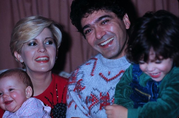 Archivo - BARBARA REY  Y ANGEL CRISTO CON SUS HIJOS 11/9/1998