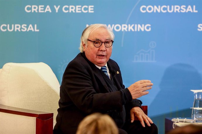 El ministro de Universidades, Manuel Castells, en la jornada  'Reformas para la Recuperación: productividad, crecimiento empresarial y clima de negocios, a 15 de diciembre de 2021, en Madrid (España). El Consejo Económico y Social (CES) acoge este even