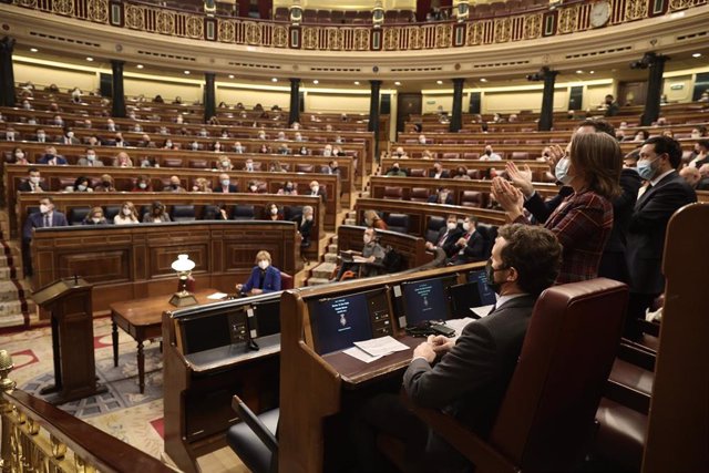 El líder del PP, Pablo Casado, en una sesión plenaria celebrada en el Congreso de los Diputados, a 15 de diciembre de 2021, en Madrid, (España). 