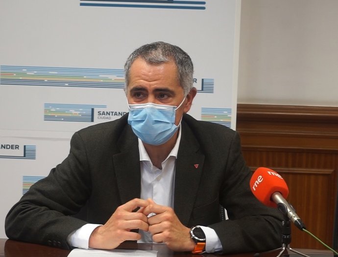 Archivo - El concejal de la coalición Unidas por Santander, Miguel Saro.