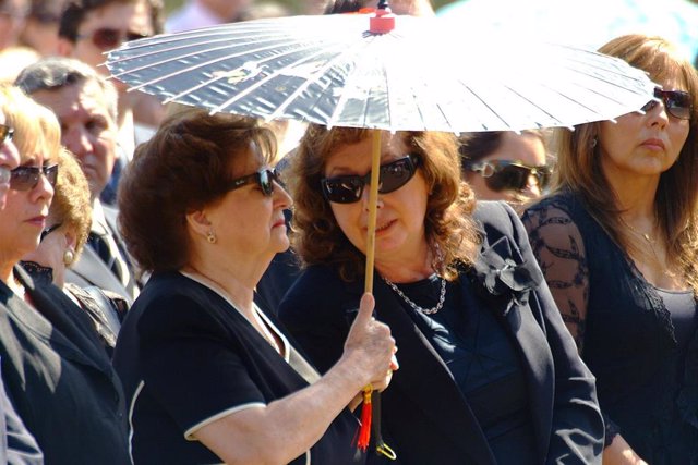 Lucía Hiriart durante el entierro de su esposo, el dictador chileno Augusto Pinochet.
