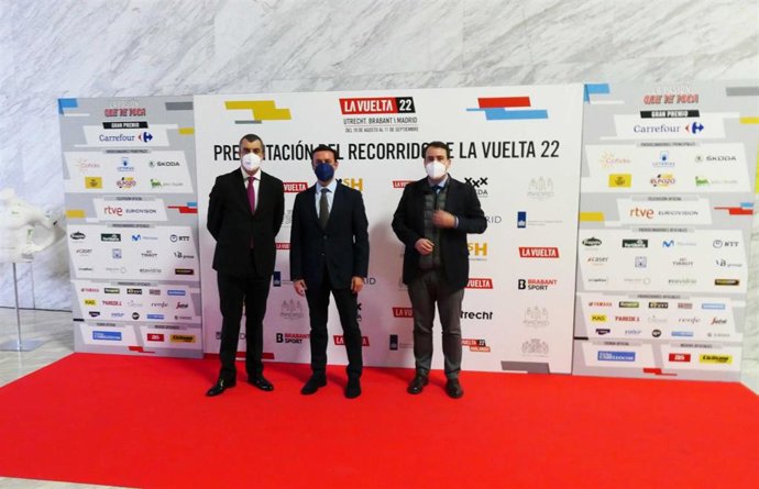 Javier Guillén, Javier Aureliano García y Fernando Giménez, en la presentación de La Vuelta Ciclista a España 2022