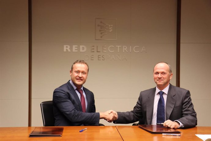 Acuerdo entre Red Eléctrica y KKR para participar en Reintel