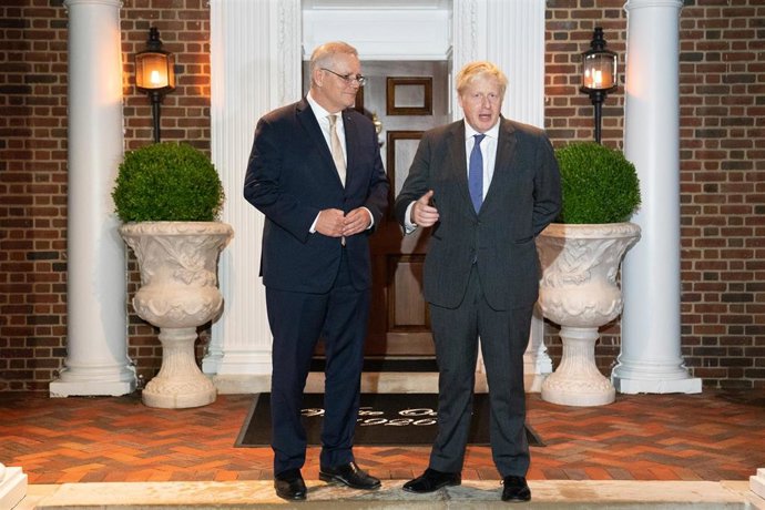 Archivo - El primer ministro británico, Boris Johnson, con su homólogo australiano, Scott Morrison.