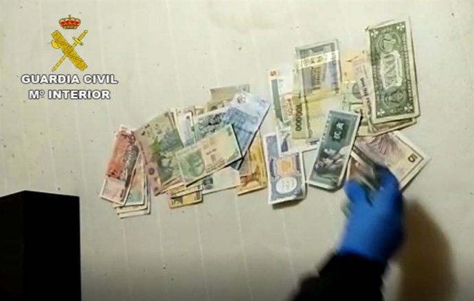 Archivo - Desmantelada una banda que robó en una docena de casas de ciudadanos chinos