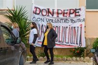 Los vecinos del Don Pepe aseguran que les están quitando su propiedad y lamentan que les desahucien injustamente