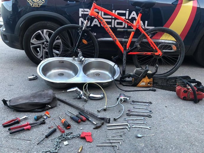 Parte de los efectos intervenidos