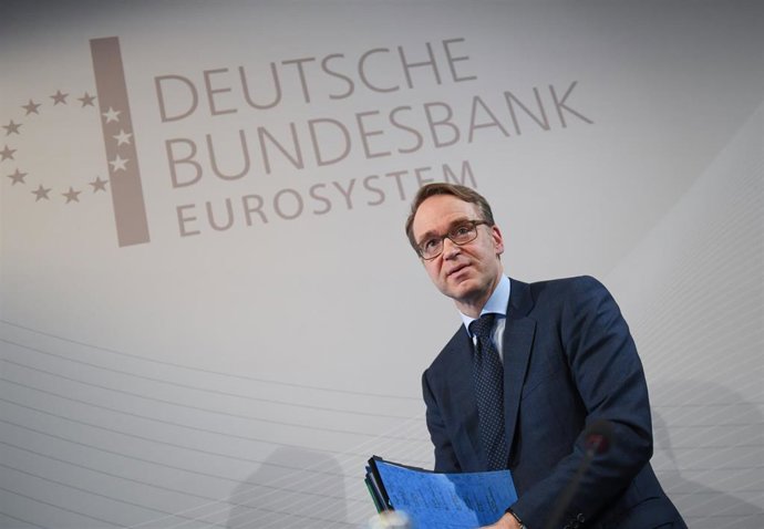 Archivo - FILED - 27 February 2019, Hessen, Frankfurt_Main: Jens Weidmann, President of the Deutsche Bundesbank (German Federal Bank), arrives at the annual press conference. Weidmann is stepping down, having asked President Frank-Walter Steinmeier to b