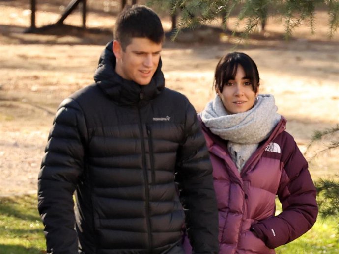 Miguel Bernardeau y Aitana, cómplice paseo con looks a juego